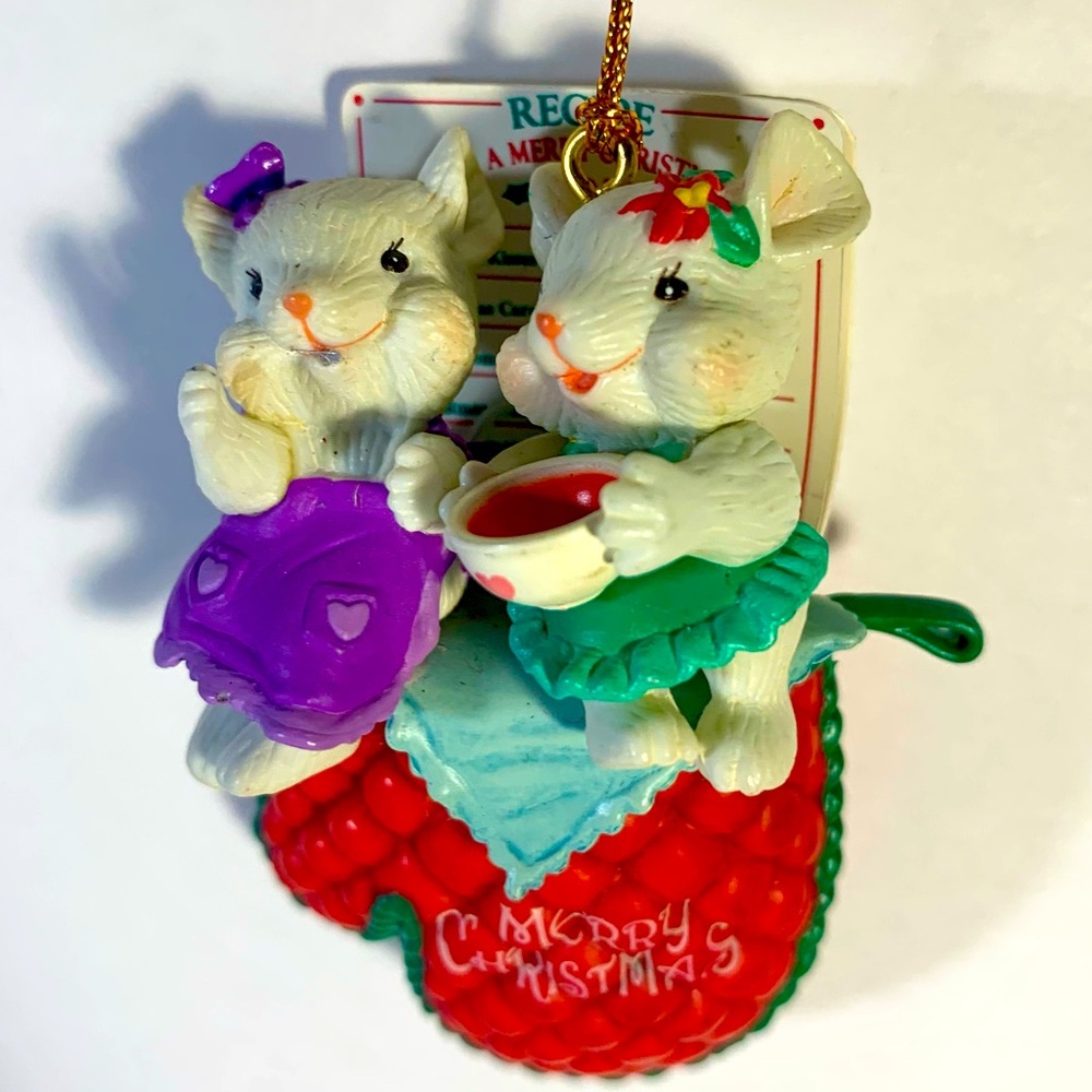 Lustre Fame 1996 Christmas Ornament Recipe for a Merry Christmas Mice Oven Mitt